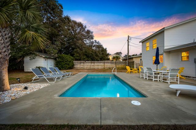 2306 Holly Dr., North Myrtle Beach, SC 29582