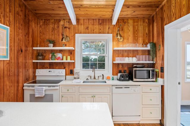 2306 Holly Dr., North Myrtle Beach, SC 29582