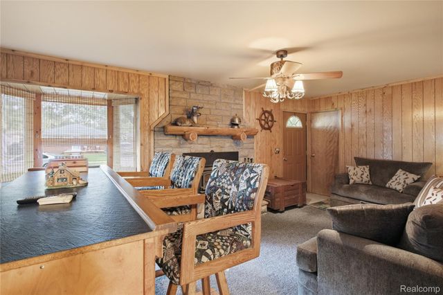 21211 Ardmore Park Drive, St. Clair Shores, MI 48081