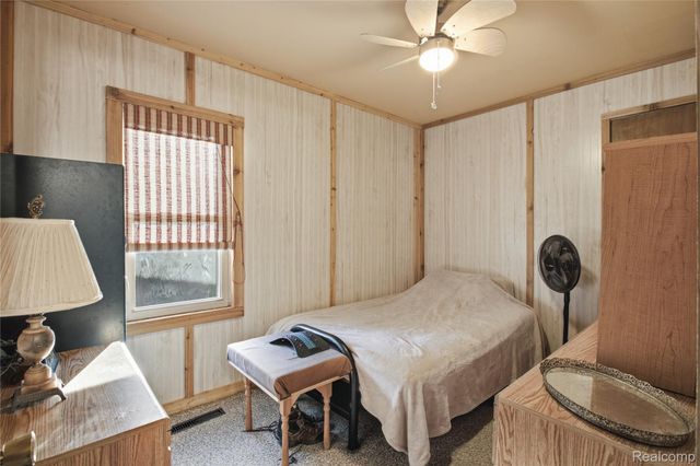 21211 Ardmore Park Drive, St. Clair Shores, MI 48081