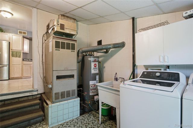 21211 Ardmore Park Drive, St. Clair Shores, MI 48081