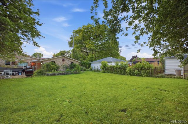 21211 Ardmore Park Drive, St. Clair Shores, MI 48081