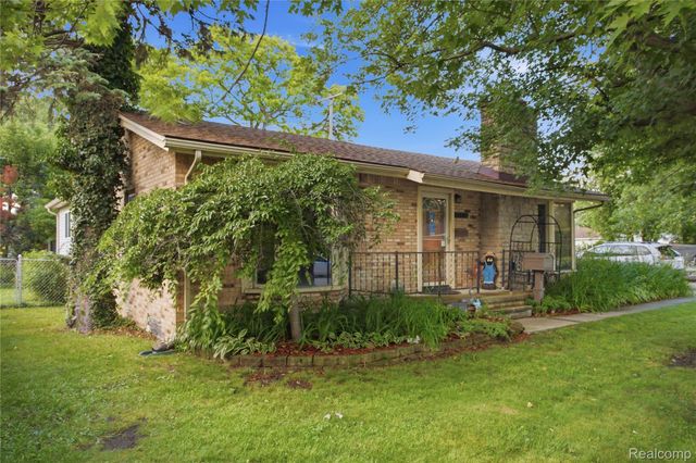 21211 Ardmore Park Drive, St. Clair Shores, MI 48081