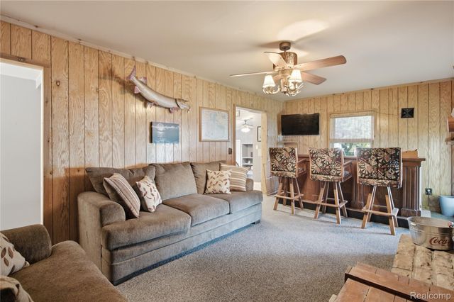 21211 Ardmore Park Drive, St. Clair Shores, MI 48081