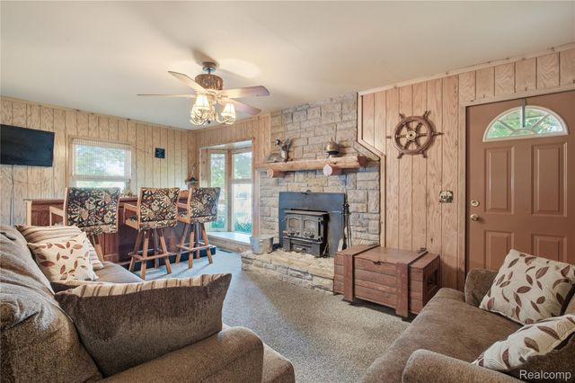 21211 Ardmore Park Drive, St. Clair Shores, MI 48081