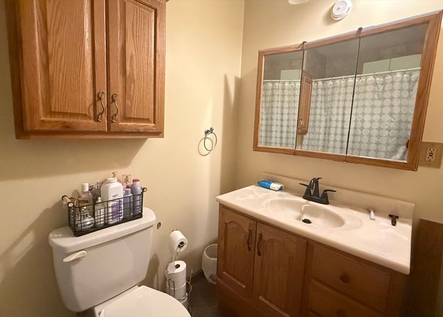 52 Locust Ave, Southbridge, MA 01550