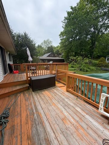 52 Locust Ave, Southbridge, MA 01550
