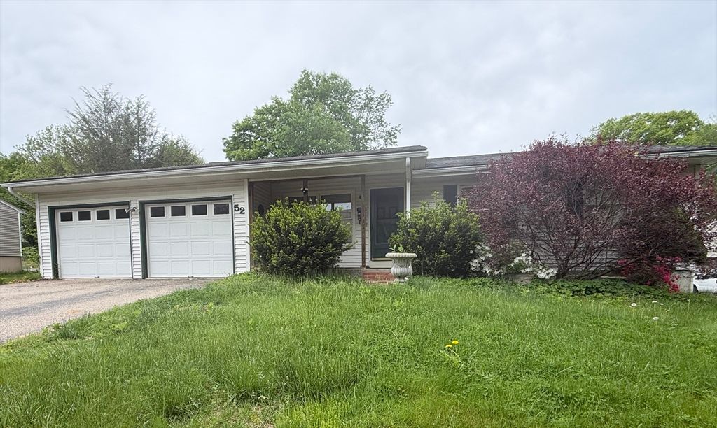 52 Locust Ave, Southbridge, MA 01550