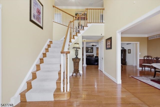 1 Beehive Ln, Raritan Twp., NJ 08822