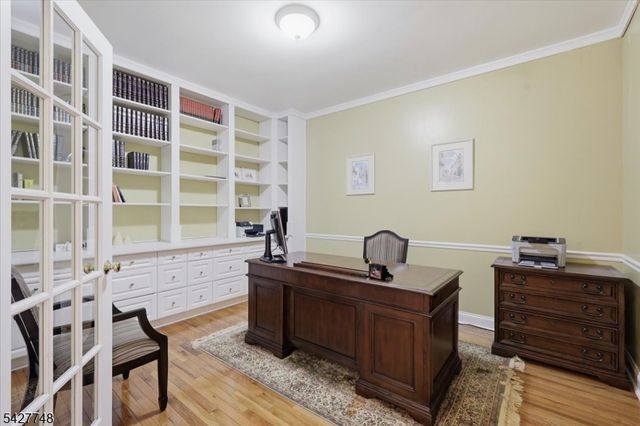 1 Beehive Ln, Raritan Twp., NJ 08822