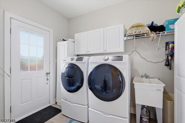 1 Beehive Ln, Raritan Twp., NJ 08822