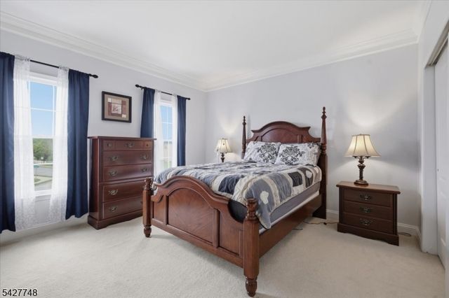 1 Beehive Ln, Raritan Twp., NJ 08822