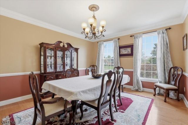 1 Beehive Ln, Raritan Twp., NJ 08822