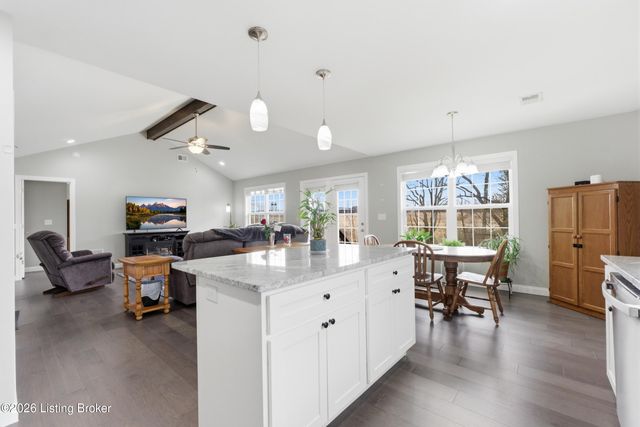 313 Oak Grove Dr, Bardstown, KY 40004