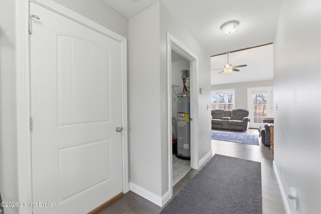 313 Oak Grove Dr, Bardstown, KY 40004