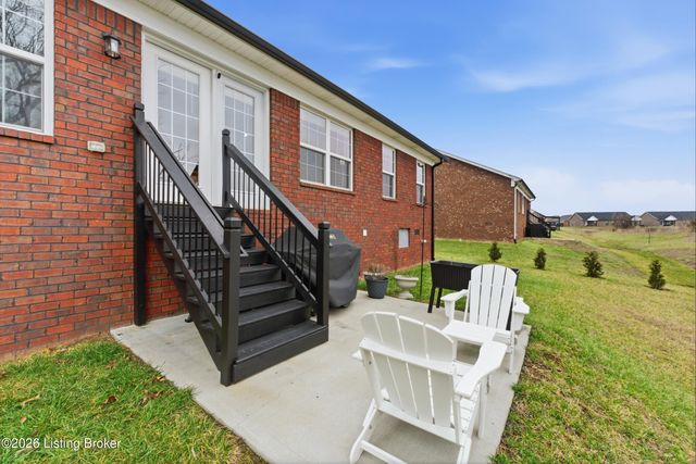 313 Oak Grove Dr, Bardstown, KY 40004