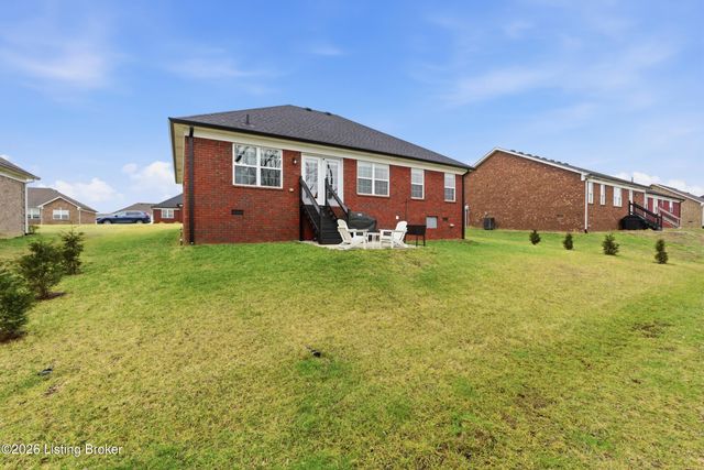 313 Oak Grove Dr, Bardstown, KY 40004