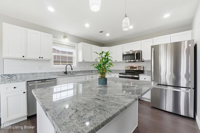313 Oak Grove Dr, Bardstown, KY 40004