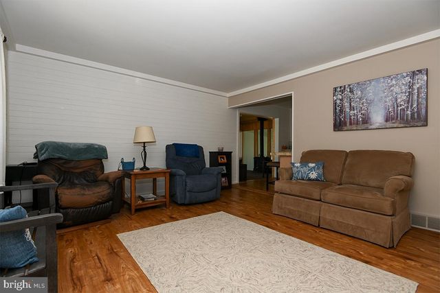 35 E FOREST GLEN DR, Millville, NJ 08332