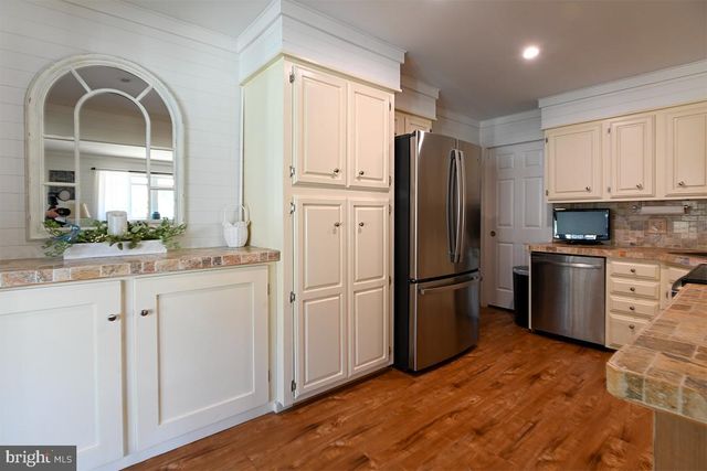 35 E FOREST GLEN DR, Millville, NJ 08332