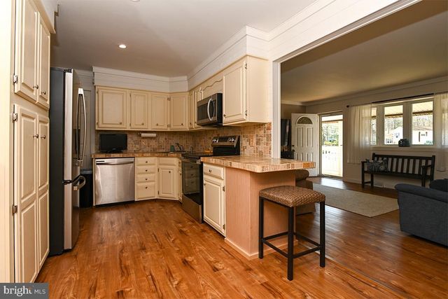 35 E FOREST GLEN DR, Millville, NJ 08332