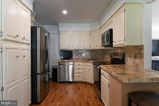35 E FOREST GLEN DR, Millville, NJ 08332