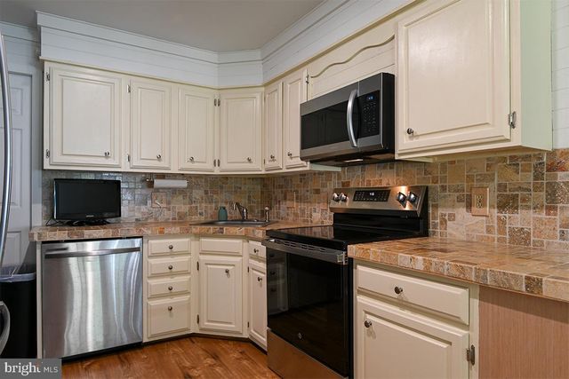35 E FOREST GLEN DR, Millville, NJ 08332