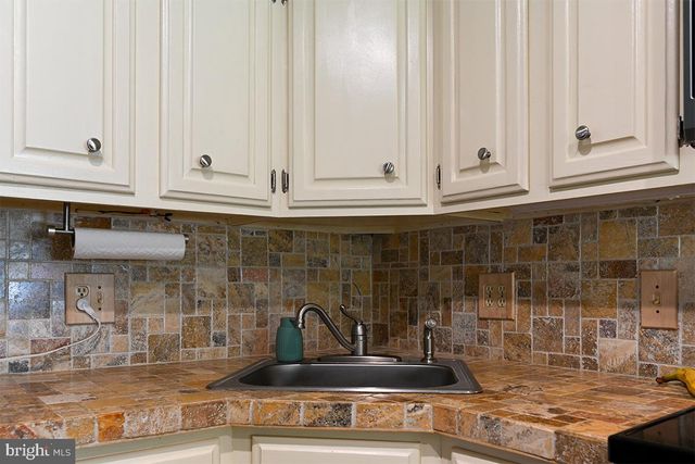 35 E FOREST GLEN DR, Millville, NJ 08332