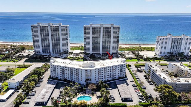 2851 S Ocean Boulevard T-2, Boca Raton, FL 33432