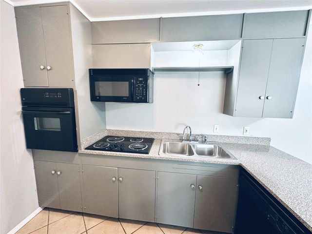 601 W 11th ST 127, Austin, TX 78701