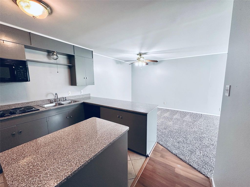 601 W 11th ST 127, Austin, TX 78701