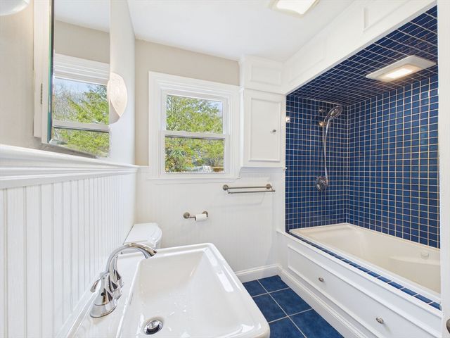786 Wildwood Rd, New Bedford, MA 02745