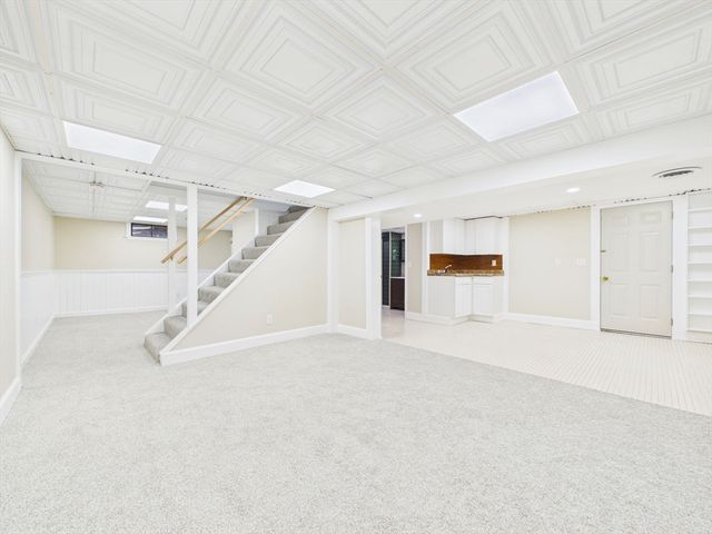 786 Wildwood Rd, New Bedford, MA 02745