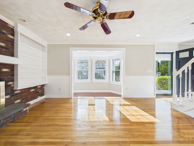 786 Wildwood Rd, New Bedford, MA 02745