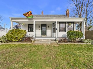 786 Wildwood Rd, New Bedford, MA 02745