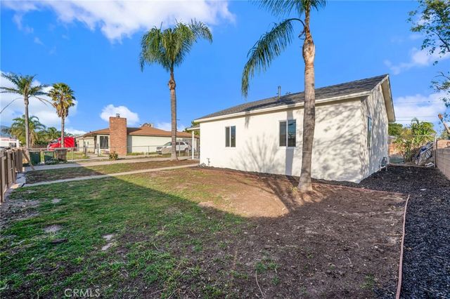 9153 Beech Ave, Fontana, CA 92335