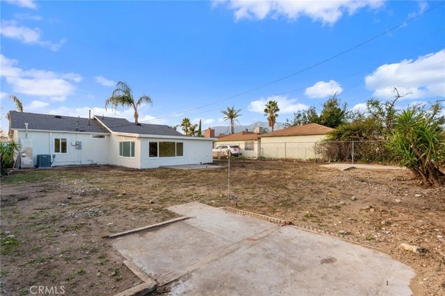 9153 Beech Ave, Fontana, CA 92335