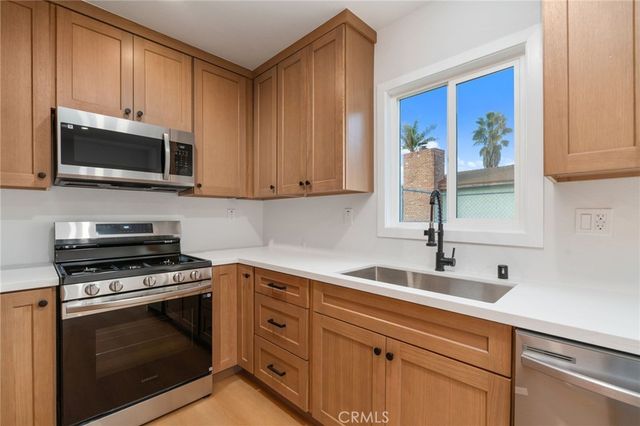 9153 Beech Ave, Fontana, CA 92335