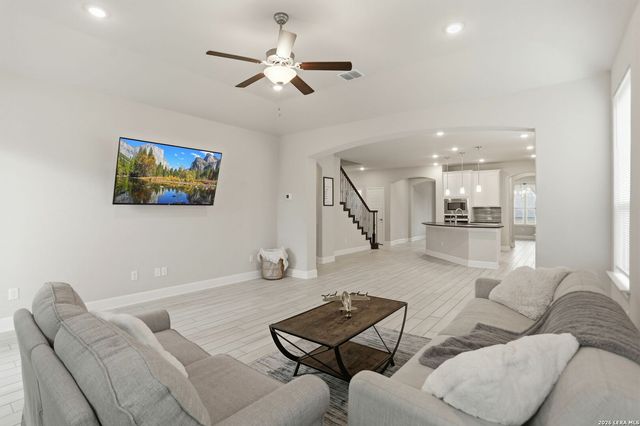 8514 Glass Gem Dr, San Antonio, TX 78249