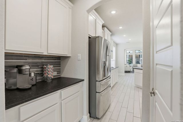 8514 Glass Gem Dr, San Antonio, TX 78249