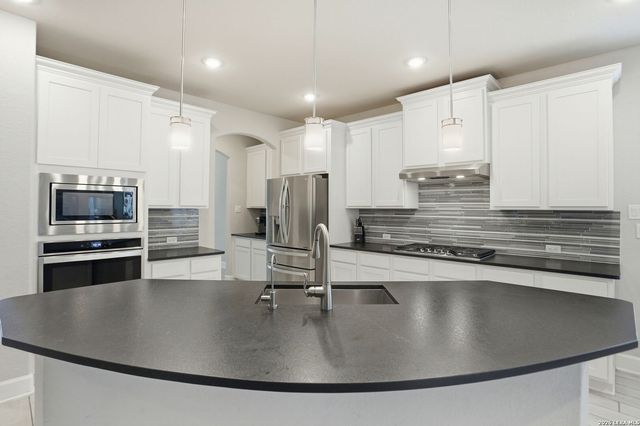 8514 Glass Gem Dr, San Antonio, TX 78249