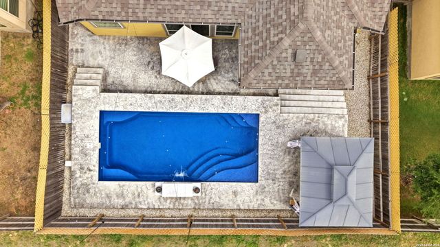 8514 Glass Gem Dr, San Antonio, TX 78249