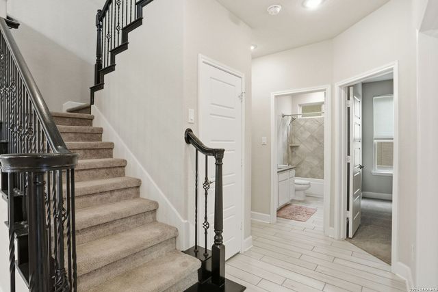 8514 Glass Gem Dr, San Antonio, TX 78249