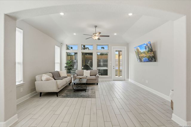 8514 Glass Gem Dr, San Antonio, TX 78249