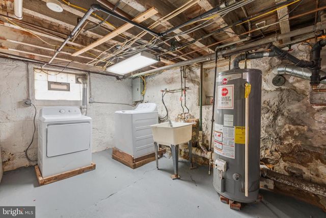 425 W WELLENS AVE, Philadelphia, PA 19120