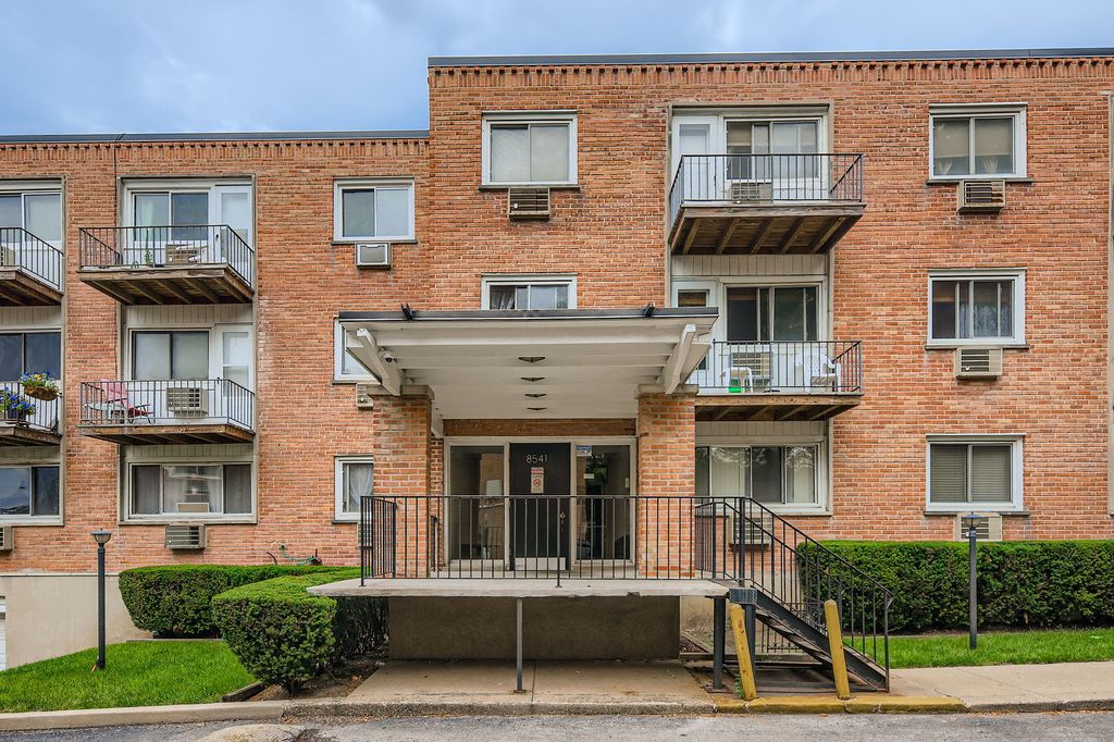 8541 Lotus Avenue 914, Skokie, IL 60077