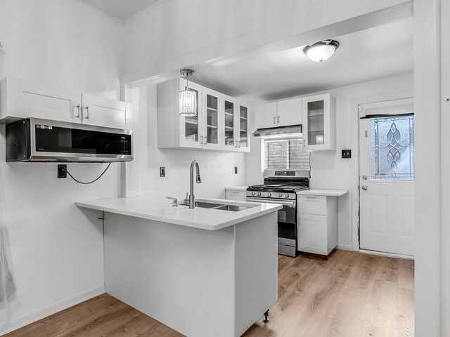 608 WOODRUFF Avenue, Joliet, IL 60436