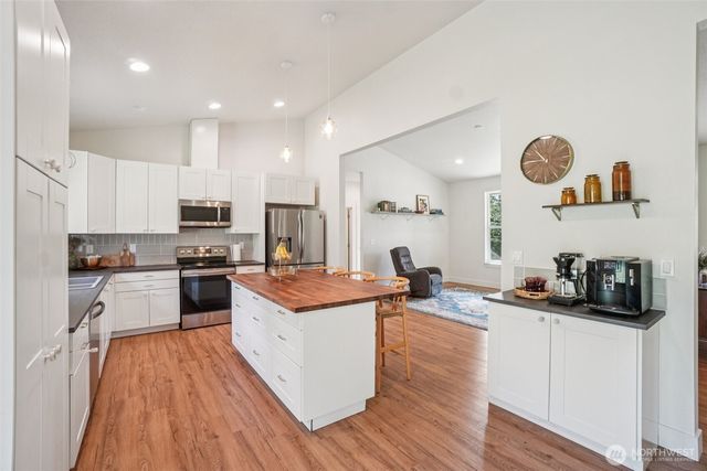 30307 NE Sunset Falls Road, Yacolt, WA 98675