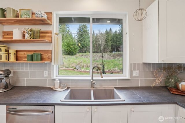 30307 NE Sunset Falls Road, Yacolt, WA 98675