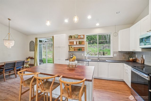30307 NE Sunset Falls Road, Yacolt, WA 98675